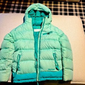 Warm, 700 full Marmot girls jacket.